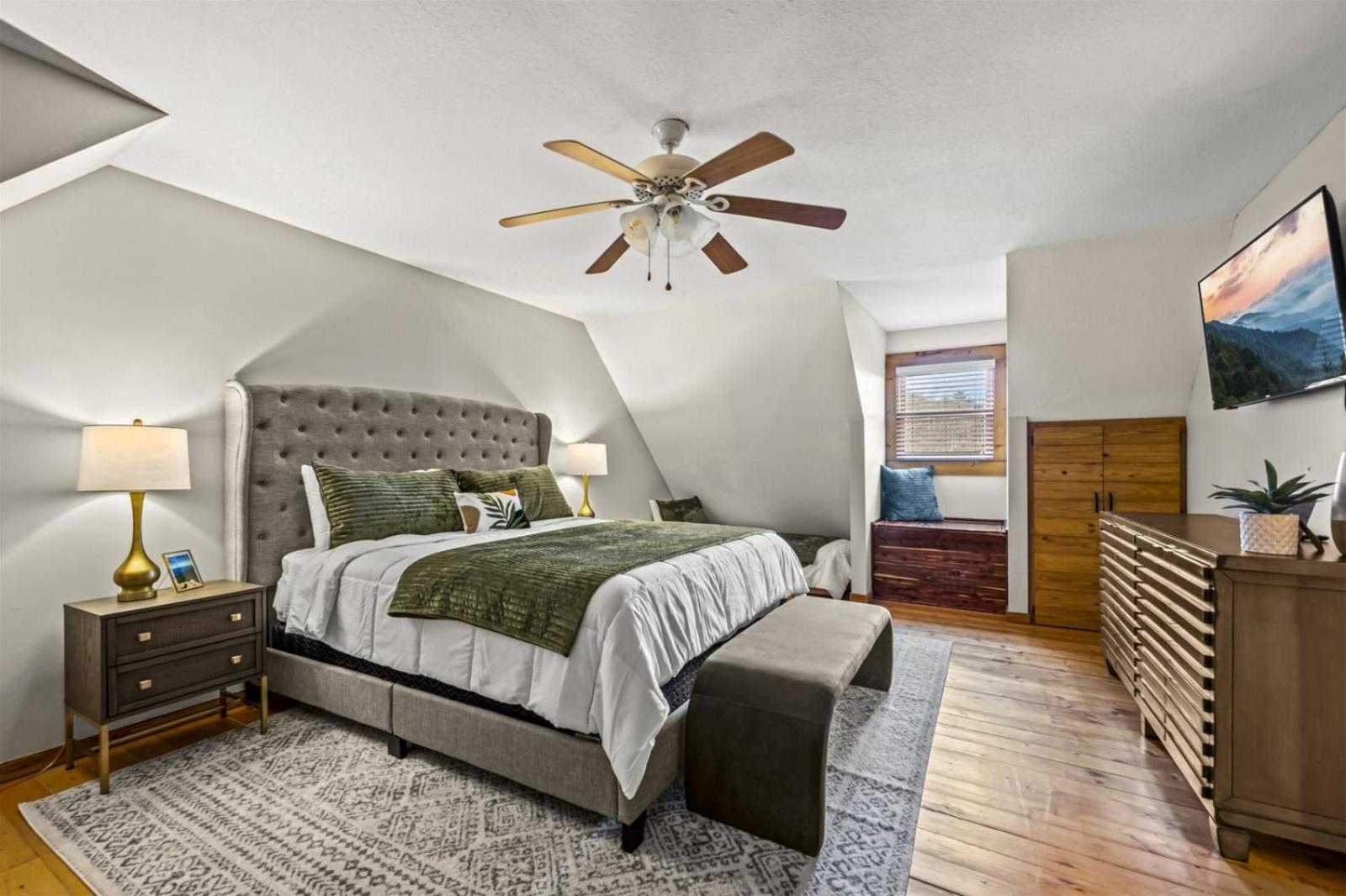 Hidden Star Hideaway-Blackberry Farm-Smoky Mtn Nat Park-Hot Tub- Fire Pit- Fenced Yard- Pet Friendly Walland 外观 照片