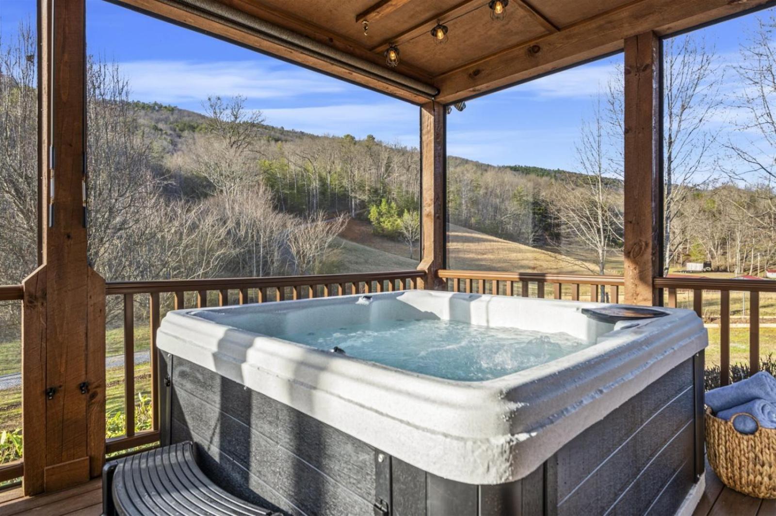 Hidden Star Hideaway-Blackberry Farm-Smoky Mtn Nat Park-Hot Tub- Fire Pit- Fenced Yard- Pet Friendly Walland 外观 照片