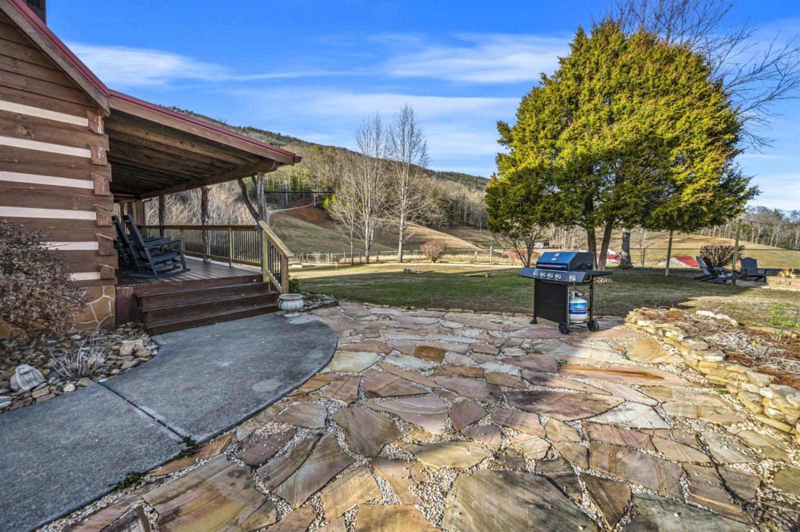 Hidden Star Hideaway-Blackberry Farm-Smoky Mtn Nat Park-Hot Tub- Fire Pit- Fenced Yard- Pet Friendly Walland 外观 照片