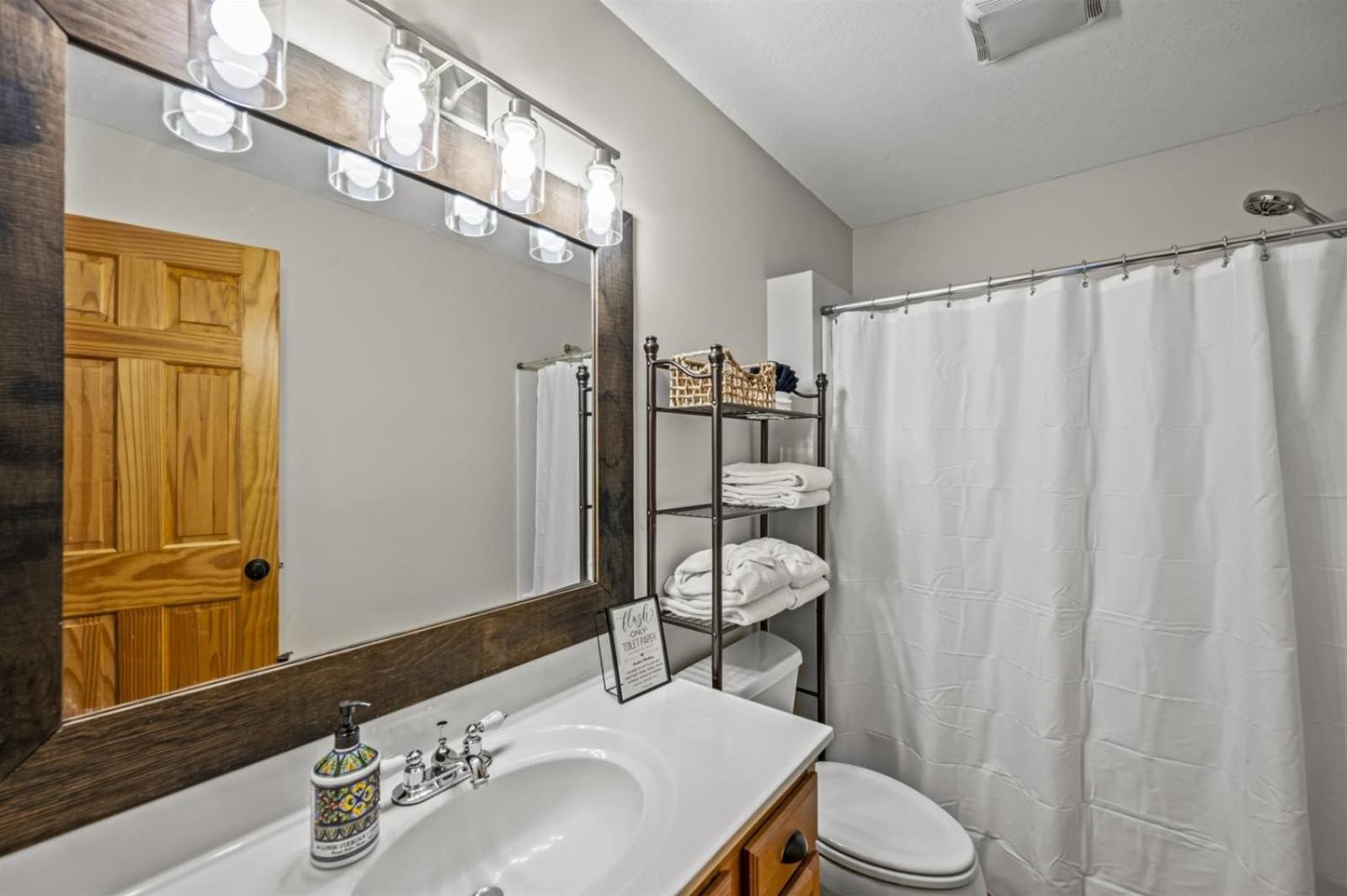 Hidden Star Hideaway-Blackberry Farm-Smoky Mtn Nat Park-Hot Tub- Fire Pit- Fenced Yard- Pet Friendly Walland 外观 照片