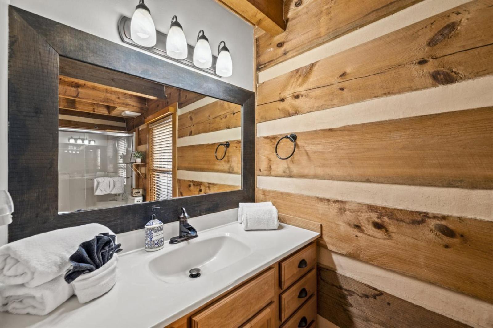 Hidden Star Hideaway-Blackberry Farm-Smoky Mtn Nat Park-Hot Tub- Fire Pit- Fenced Yard- Pet Friendly Walland 外观 照片