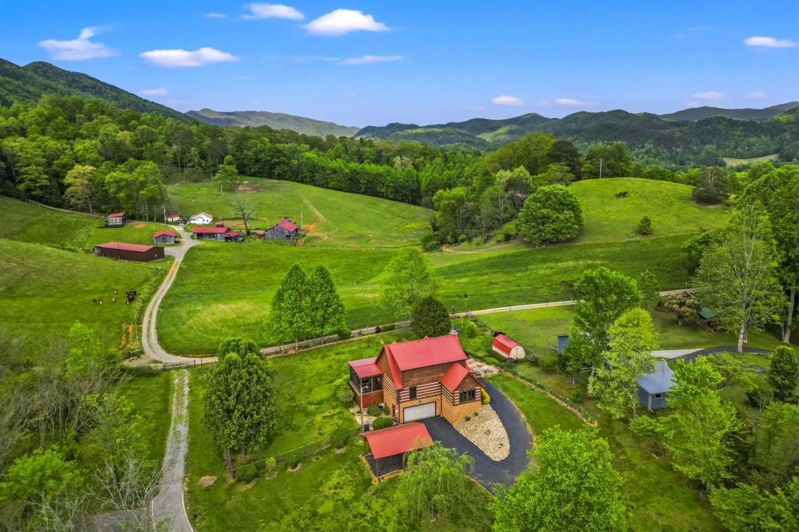 Hidden Star Hideaway-Blackberry Farm-Smoky Mtn Nat Park-Hot Tub- Fire Pit- Fenced Yard- Pet Friendly Walland 外观 照片