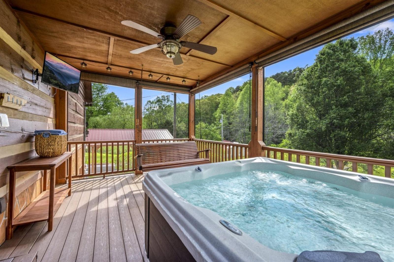 Hidden Star Hideaway-Blackberry Farm-Smoky Mtn Nat Park-Hot Tub- Fire Pit- Fenced Yard- Pet Friendly Walland 外观 照片